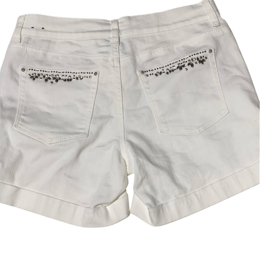 White House Black Market White Denim Shorts Rhinestone Cuffed Hem Sz 2 no flaws - Picture 3 of 12